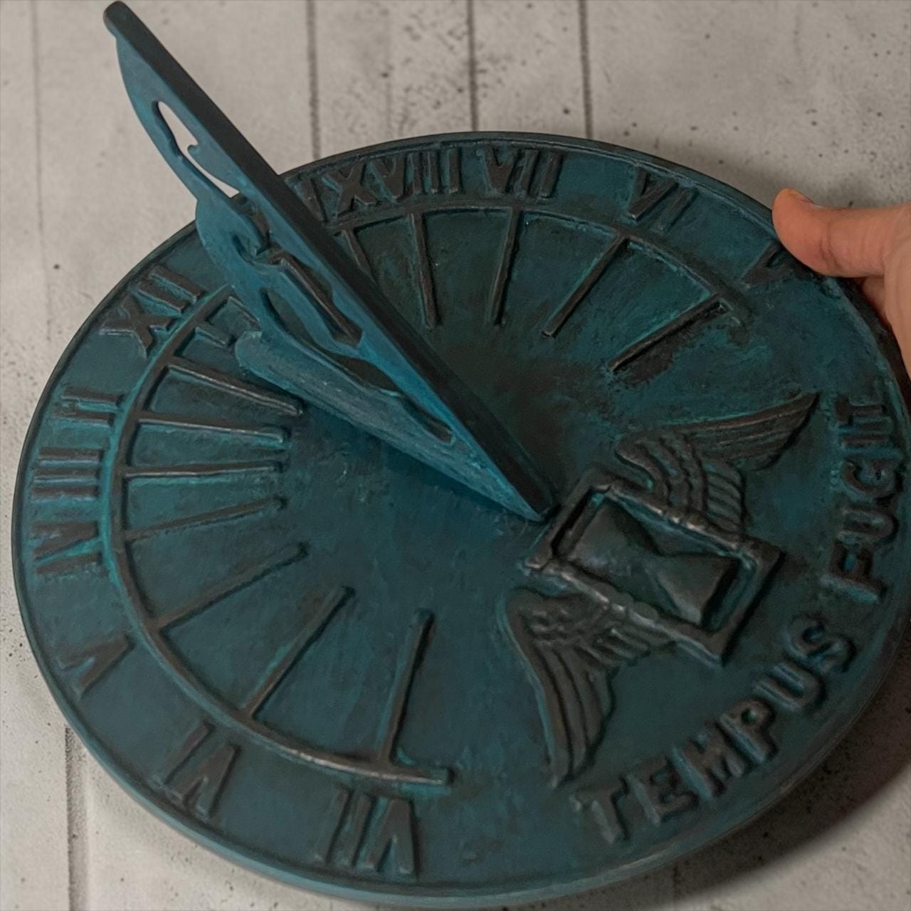 9 Inch Tempus Fugit Sundial, Aluminum Garden Decor, Classical Roman Reproduction - Image 4