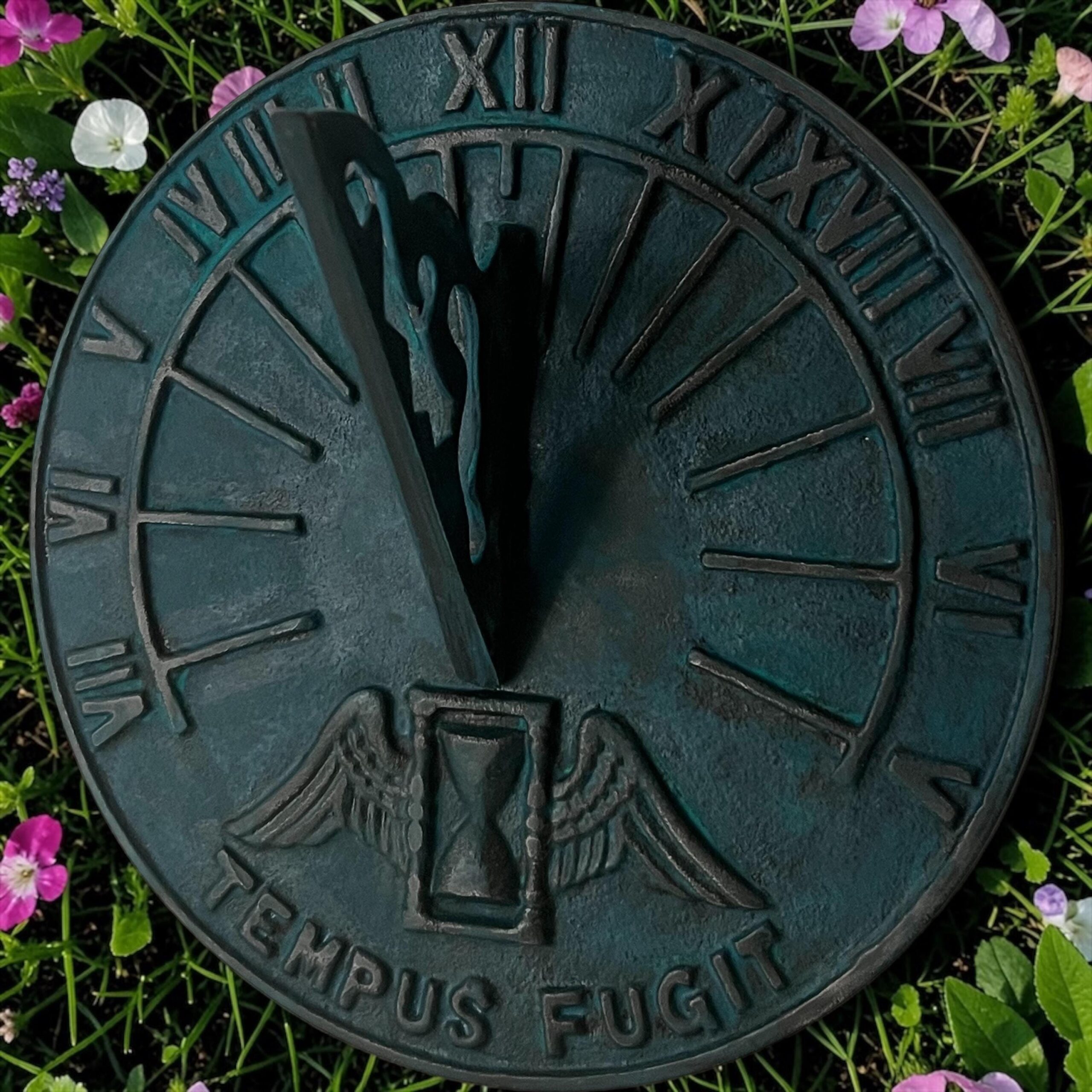 9 Inch Tempus Fugit Sundial, Aluminum Garden Decor, Classical Roman Reproduction - Image 5